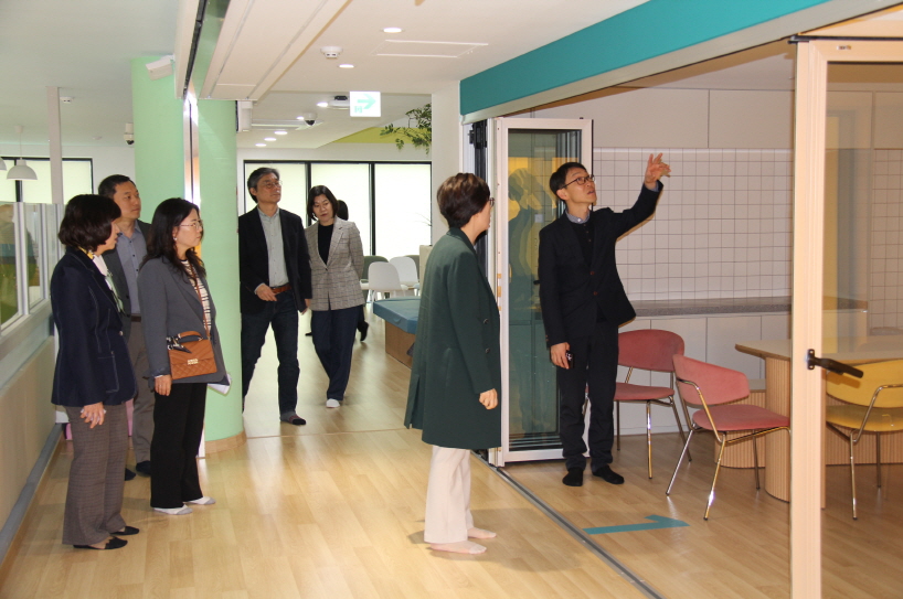 구리남양주교육지원청, 늘봄 및 공유학교의 지역거점공간  발굴을 위한 선진지 견학 실시2 이미지