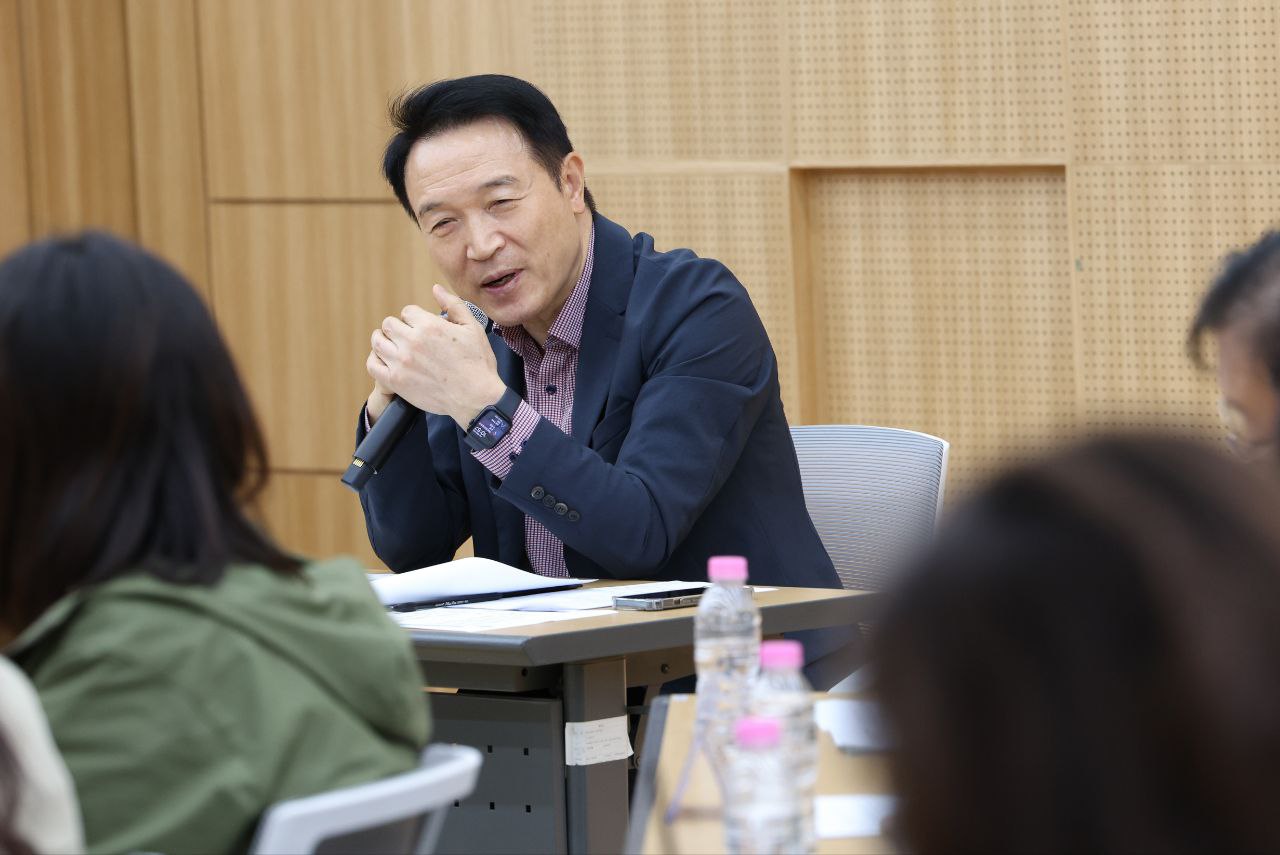 임태희 교육감, 지역별 교육행정실장 협의회 연수 특강  “세상이 변화하는 만큼 학교 행정도 변화해야”3 이미지