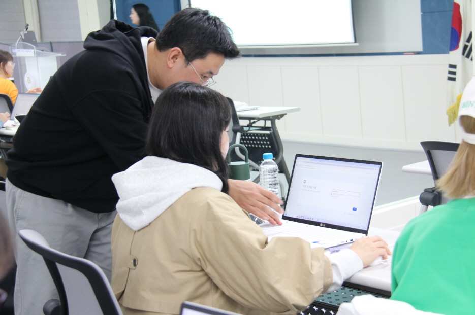 의정부 경민여자중학교, 디지털리터러시 학부모 교육 실시 에듀테크 기반 교실 수업을 의정부시 학부모와 경험해요4 이미지