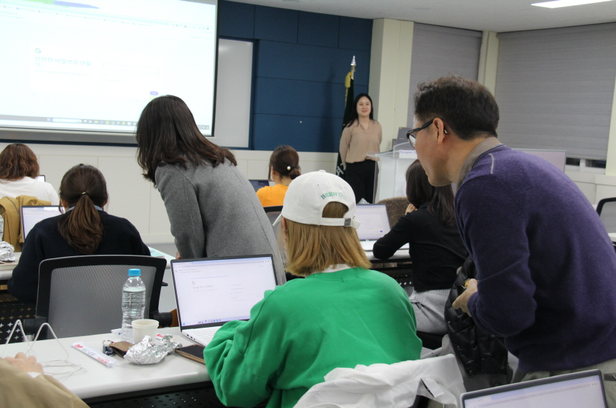 의정부 경민여자중학교, 디지털리터러시 학부모 교육 실시 에듀테크 기반 교실 수업을 의정부시 학부모와 경험해요5 이미지