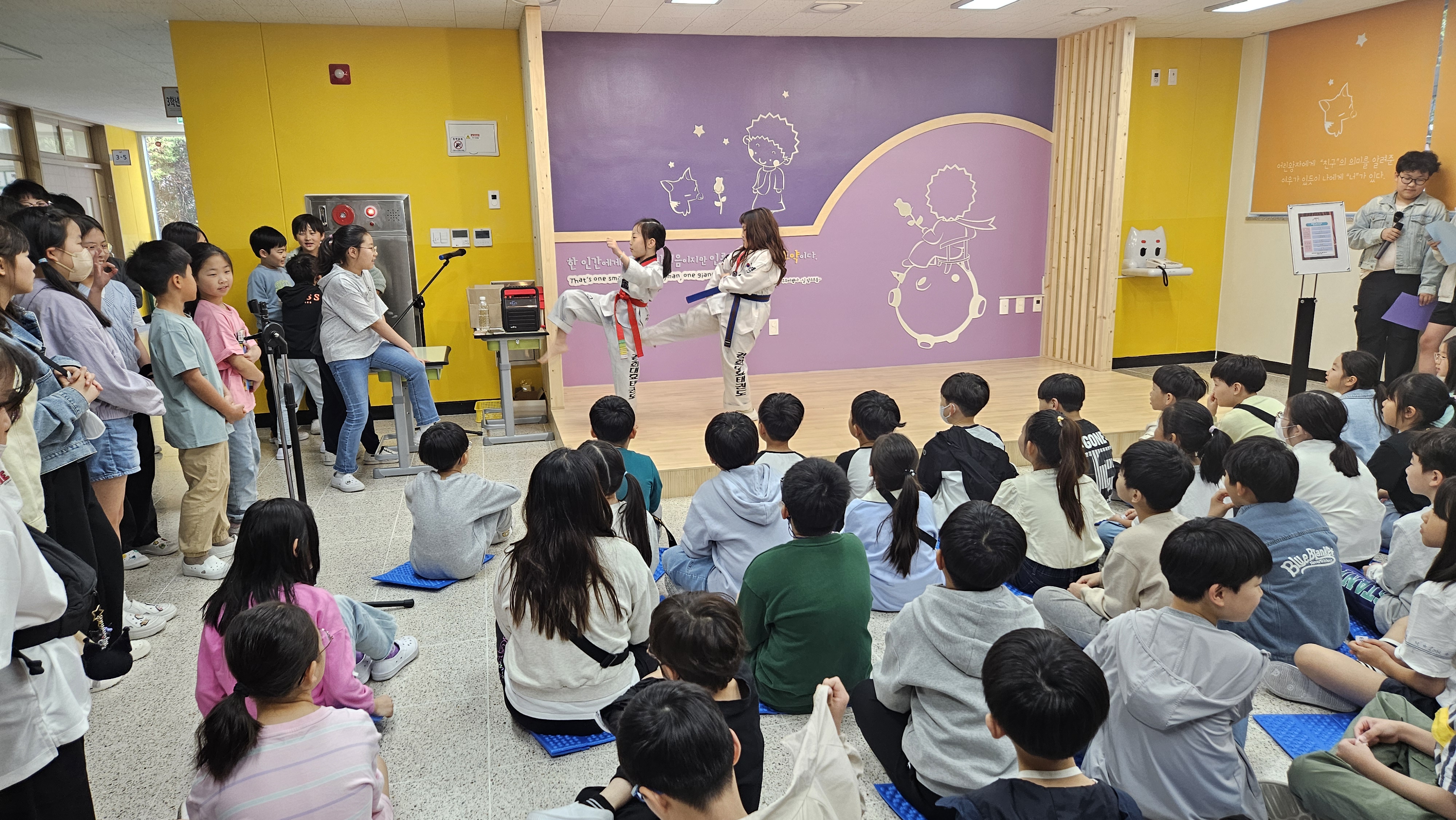 인계초, 예술공감터에서 버스킹 공연으로 감성교육 전개4 이미지