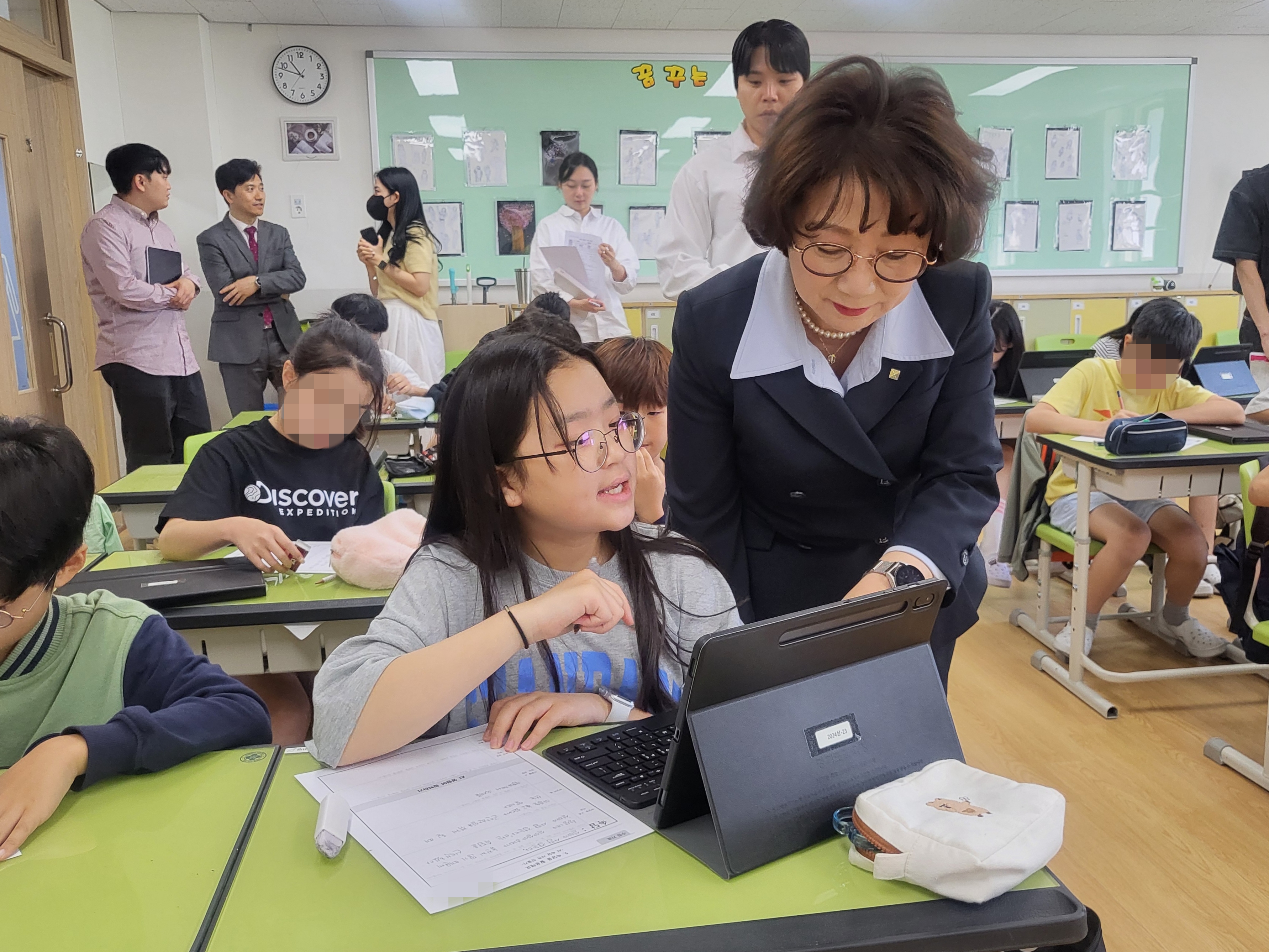 의정부교육지원청, AI·정보교육 거점교 수업 참관 고산초 생성형 AI 활용 6학년 국어수업 참관3 이미지