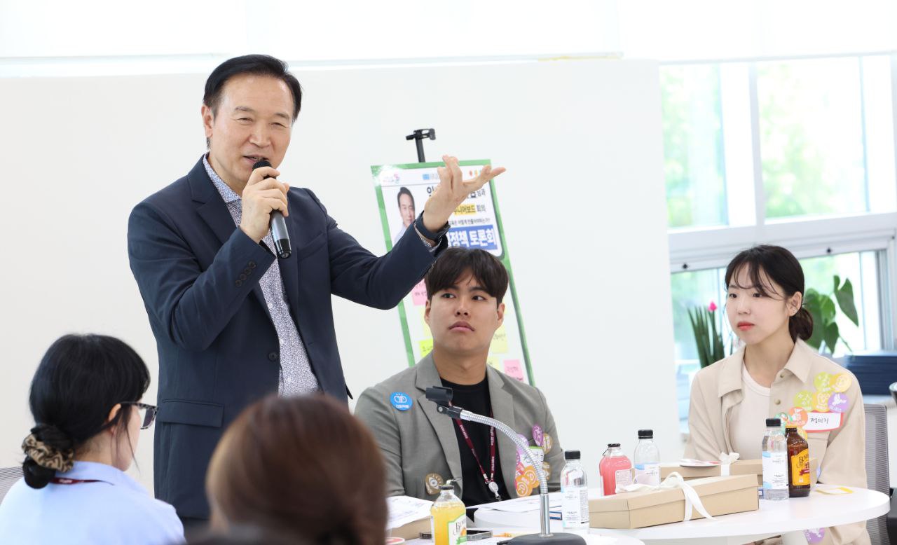 임태희 교육감  “경기교육 발전 위해 청년 공무원의 패기 필요”7 이미지
