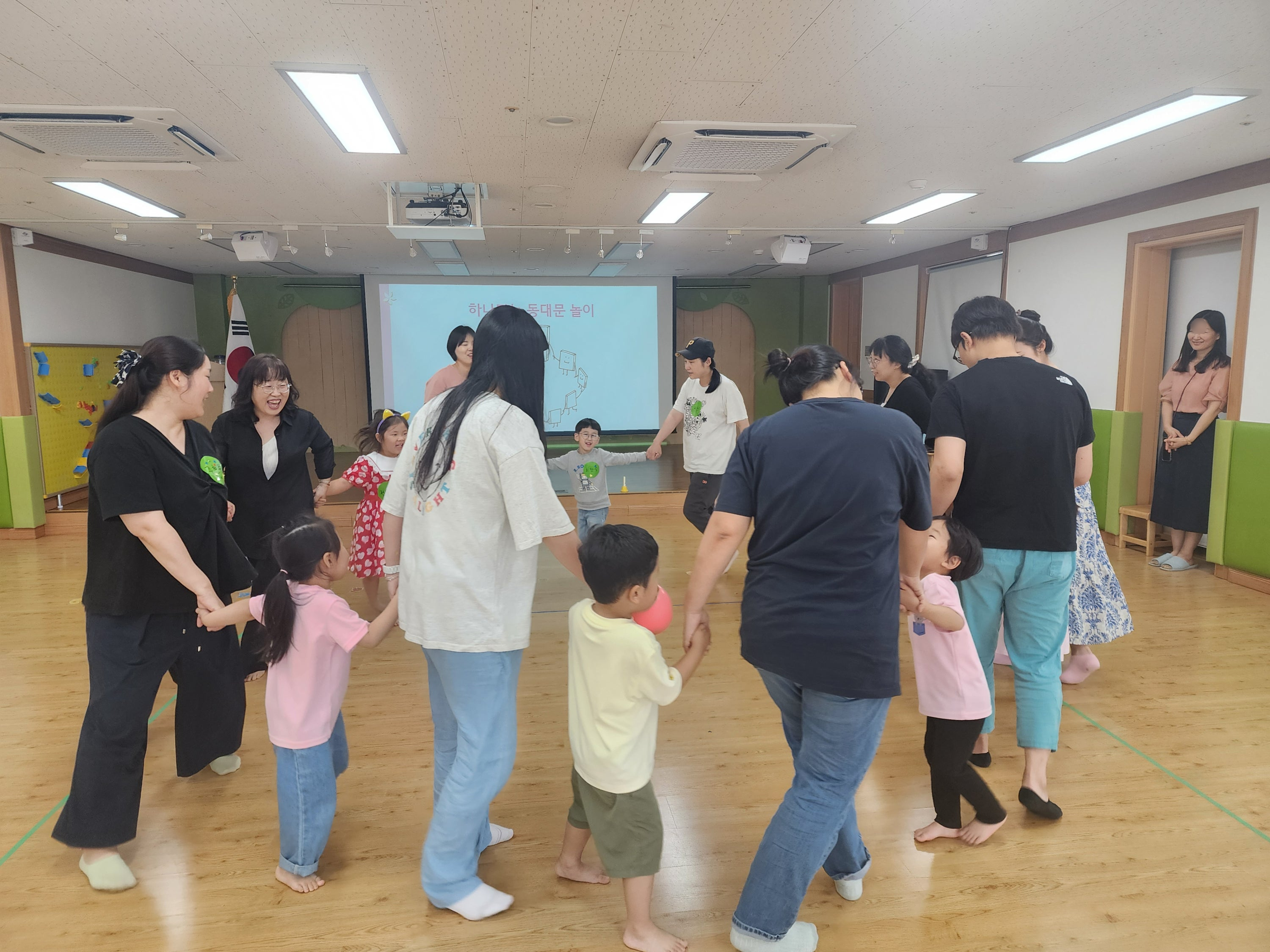 두일유치원 방과후 놀이배움터 학부모연수  교육공동체의 협력을 통한 유아의 건강한 성장 기대1 이미지