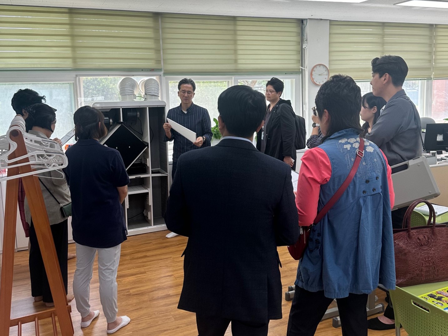 “학교 미세먼지 꼼짝 마! 꼼꼼하게 점검합니다” 경기도교육청, 시민감사관과 함께 성과감사 시행1 이미지