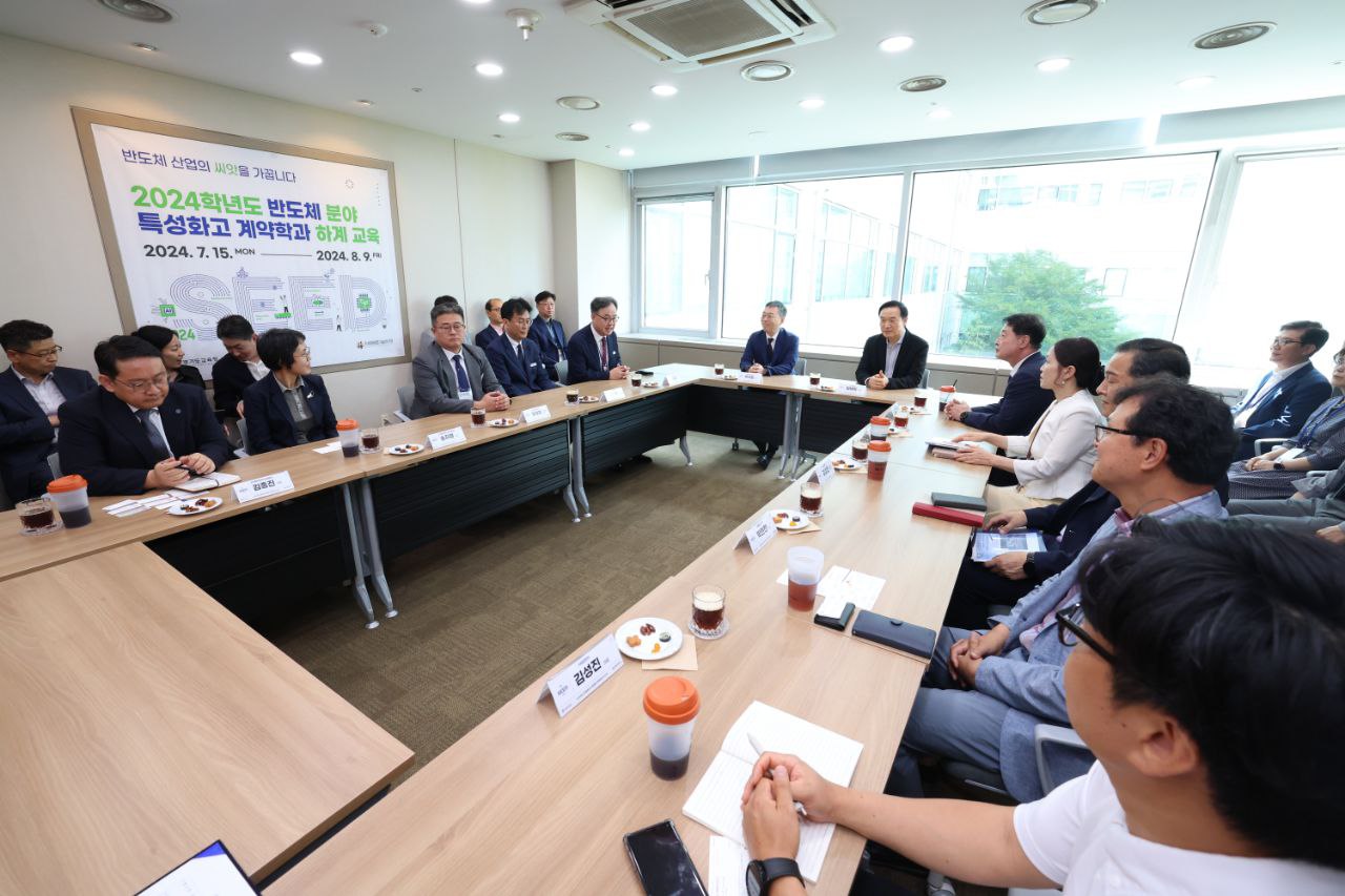 임태희 교육감, “특성화고 학생, 대한민국 반도체 분야의 미래 경쟁력”7 이미지
