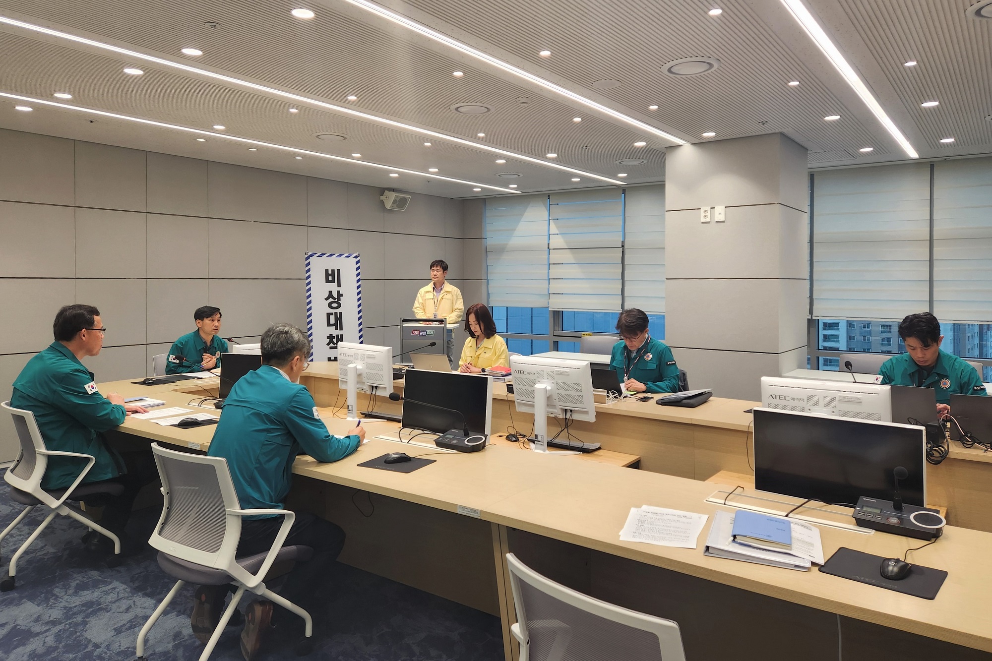 경기도교육청, 집중호우 대비 긴급 대책회의 상황관리전담반 편성 통해 신속 대응1 이미지