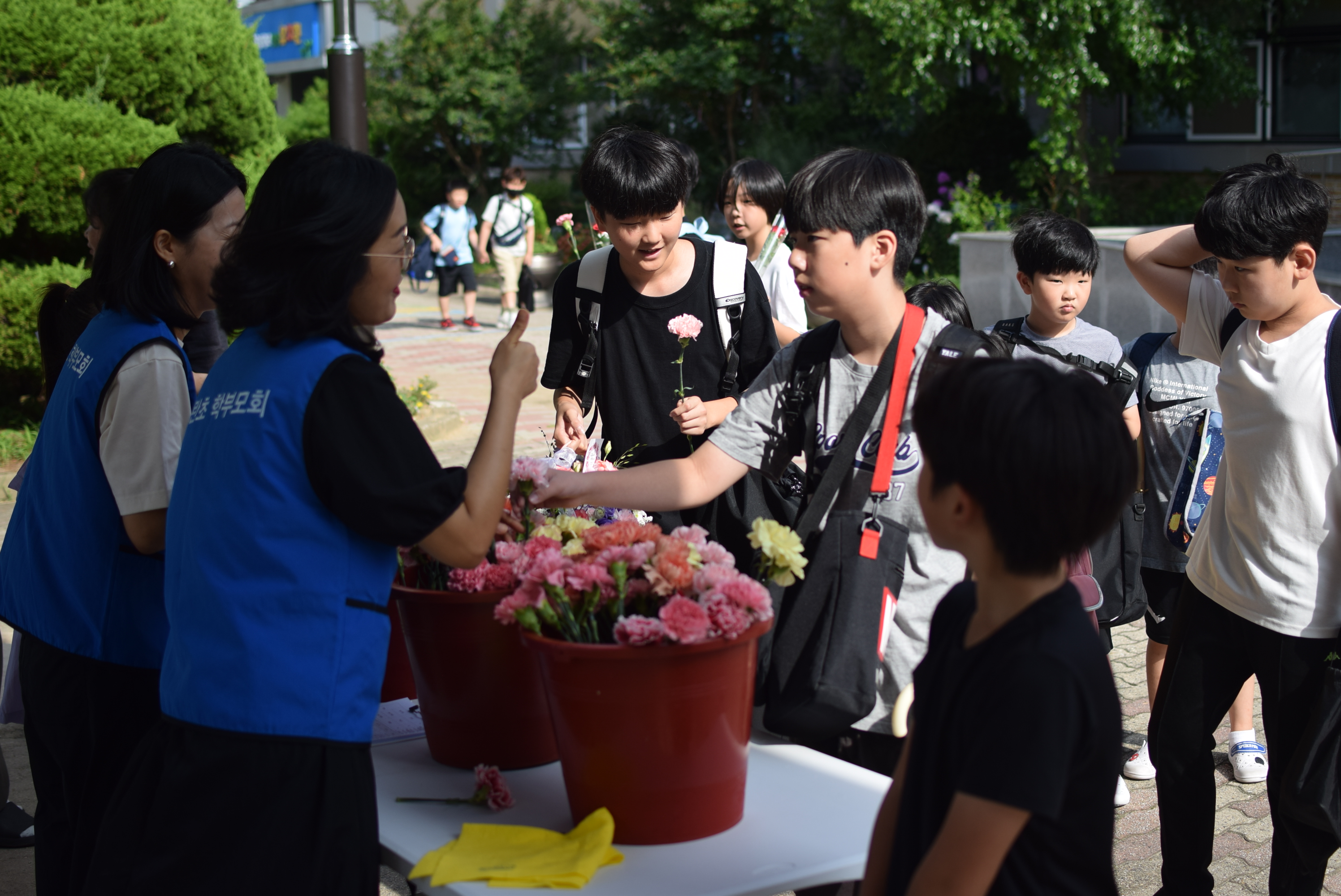 우리들의 선생님이 되어주셔서 감사합니다! 곡란초 학부모회와 학생자치회, 교직원에 대한 깜짝 감사 이벤트 실시4 이미지