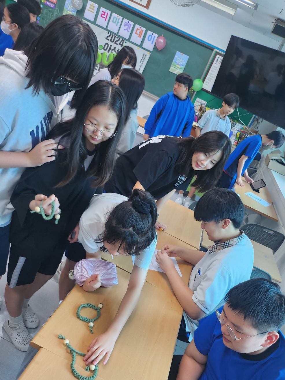 금정중학교, 모의 창업 동아리 프리마켓 데이 운영1 이미지