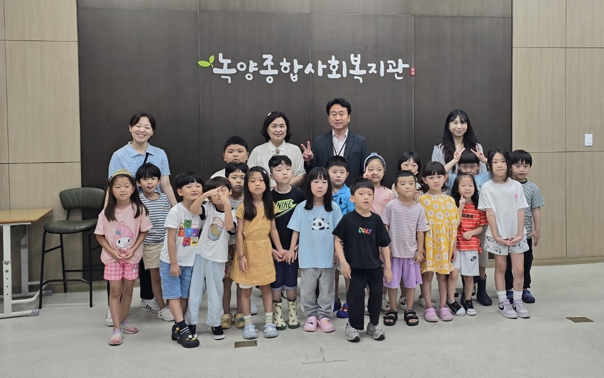 의정부 녹양유치원, 학부모회와 함께하는  「초복맞이 부채 전달하기」4 이미지