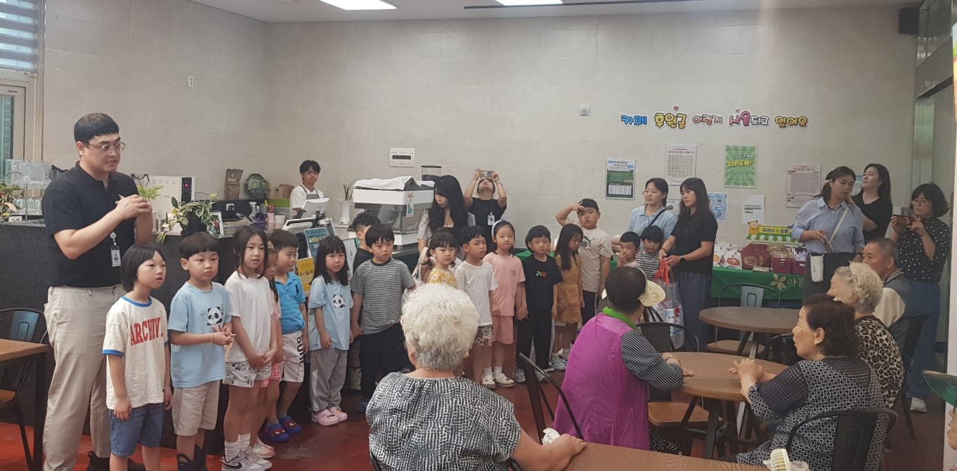의정부 녹양유치원, 학부모회와 함께하는  「초복맞이 부채 전달하기」2 이미지