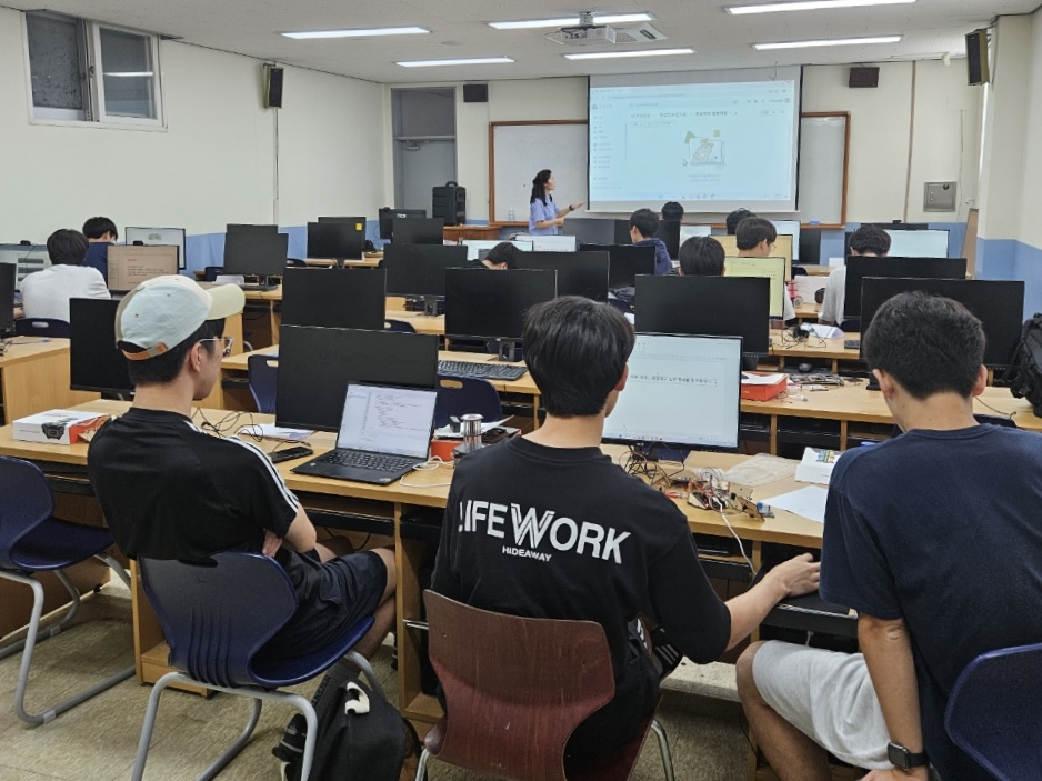 의정부교육지원청, 여름방학 중 중등 방과후학교 운영 현장점검1 이미지