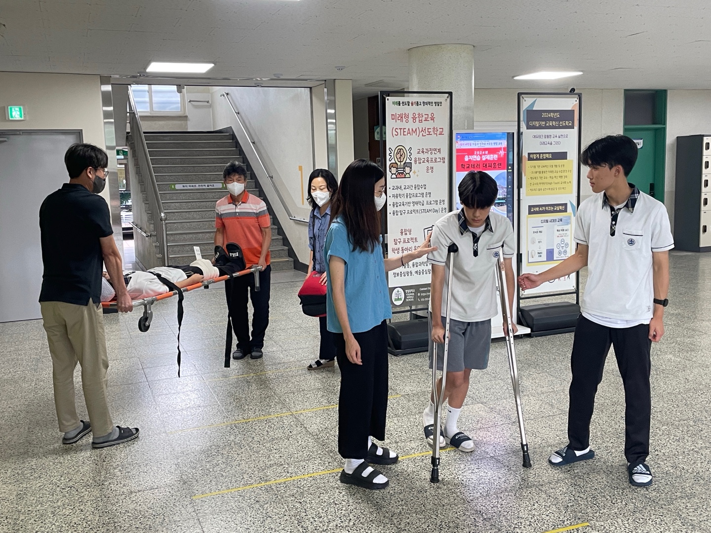 폭발물 탑재 드론 추락…현실성 높인 훈련으로  “학생·교직원 대응 역량 이상 무”3 이미지