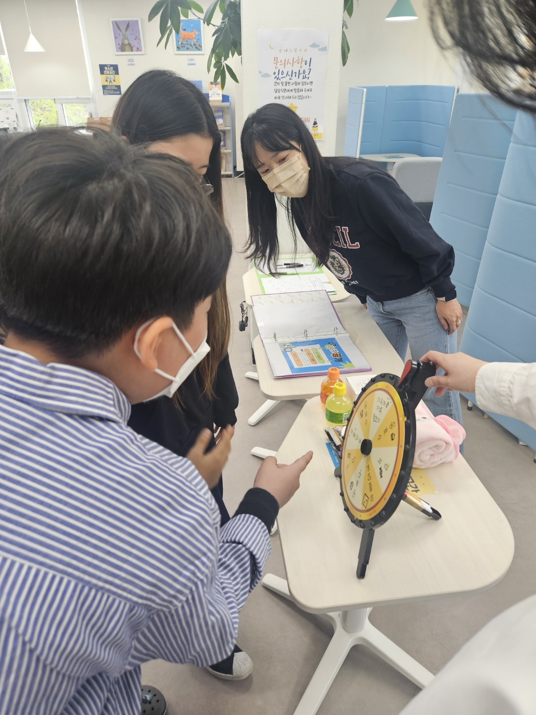 경기성남교육도서관,  ‘이용자와 함께’ 안전 퀴즈 행사 개최3 이미지