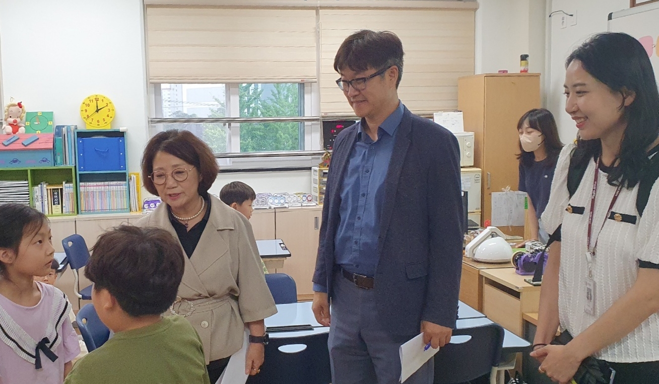 의정부교육지원청, 경기도교육청 지역교육담당관과 늘봄 초1맞춤형프로그램 운영 우수교 현장방문...학부모 만족도 ‘최고’3 이미지
