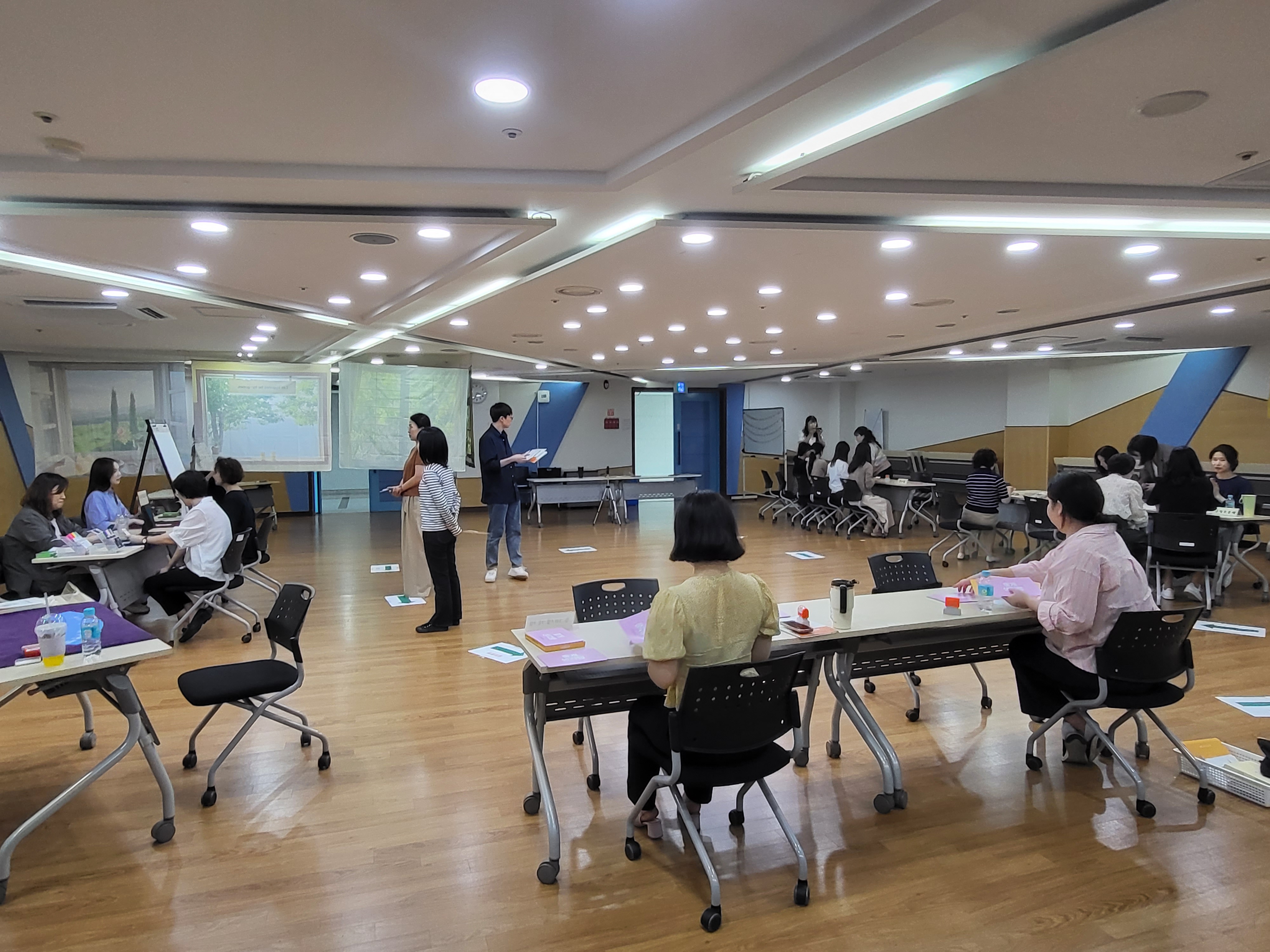 수원교육지원청 위(Wee)센터, 관내 위(Wee)클래스 대상 상담도구 보급 및 활용 연수 운영1 이미지