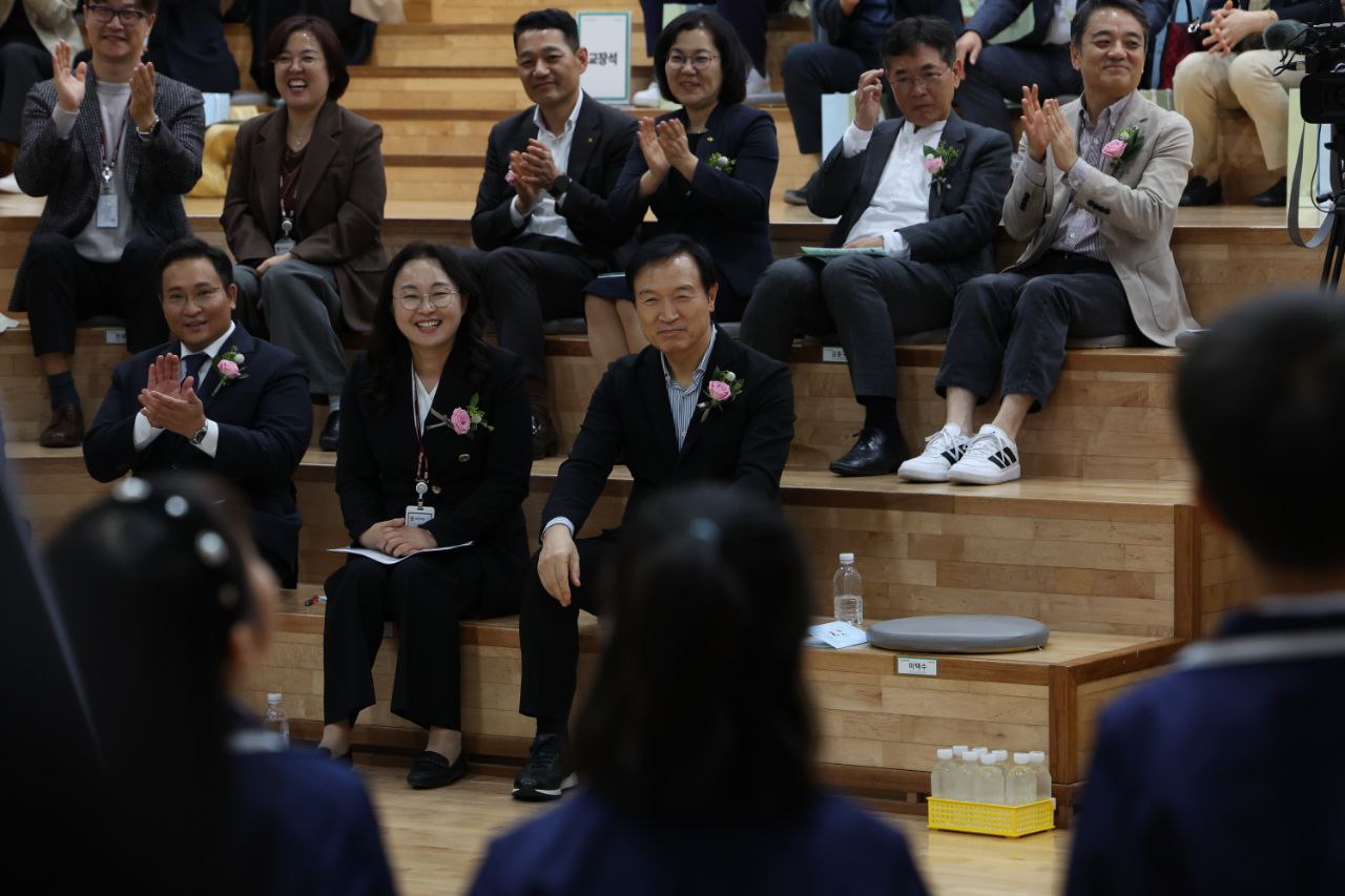 임태희 교육감, “학부모가 안심할 정도로 공교육 변해야, 늘봄공유학교의 기본적 목표”1 이미지