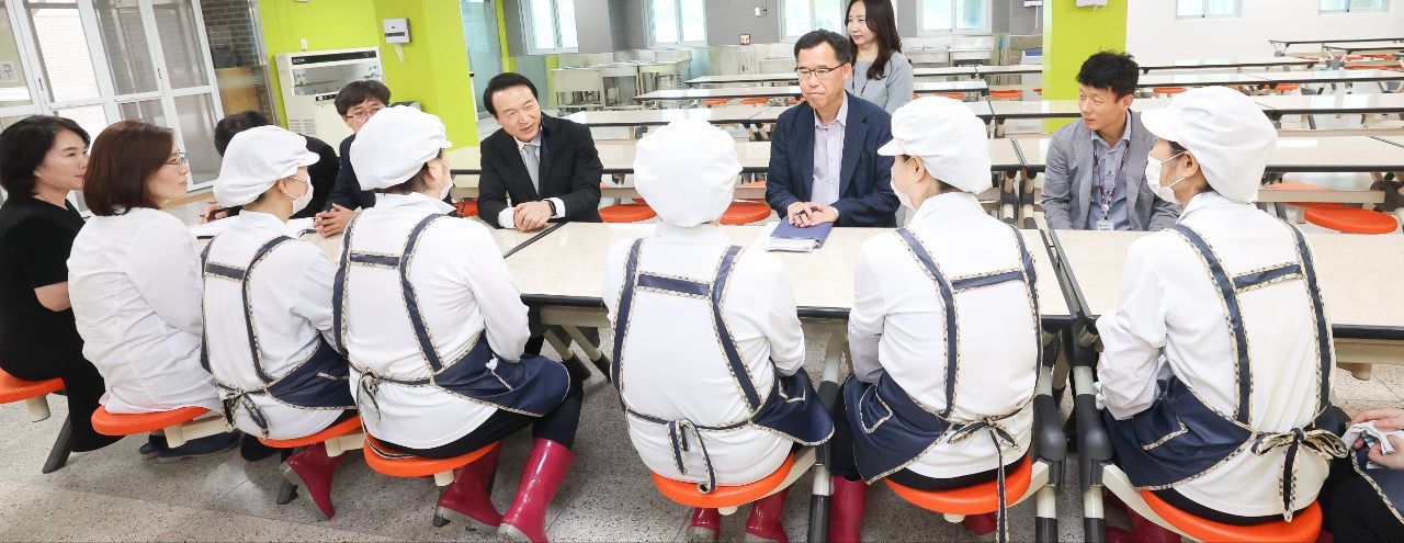 임태희 교육감,  ‘경기도 학생 먹거리’ 계산 없이 책임진다2 이미지