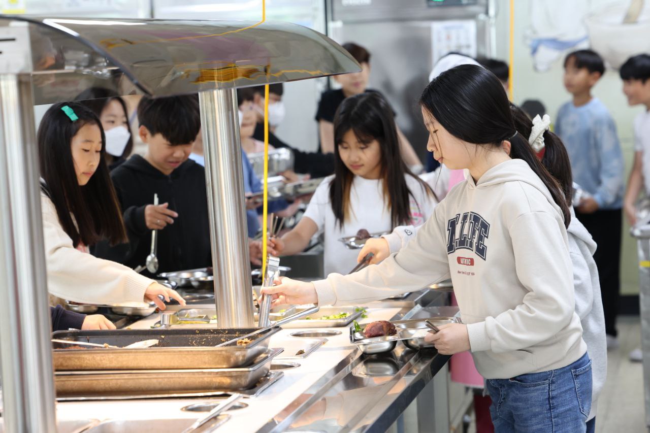 임태희 교육감,  ‘경기도 학생 먹거리’ 계산 없이 책임진다7 이미지