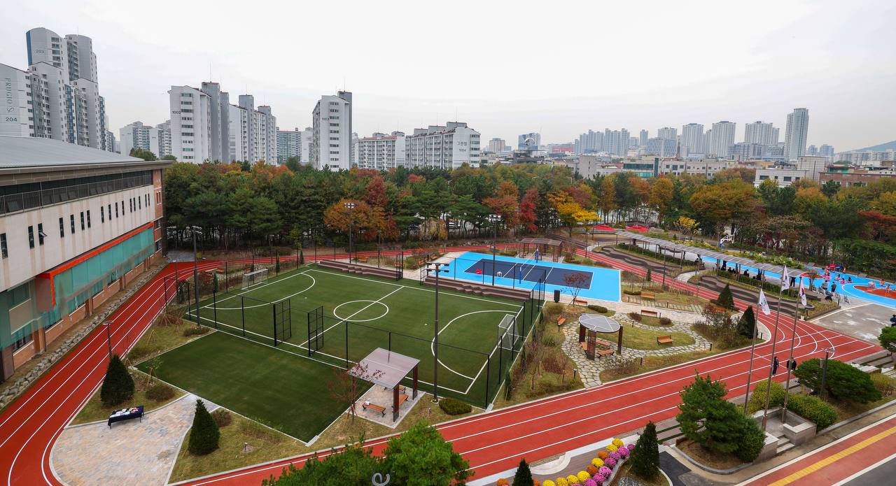 임태희 교육감 “학생과 지역 주민이 함께 즐기는 미래형 운동장 널리 확산할 것”2 이미지