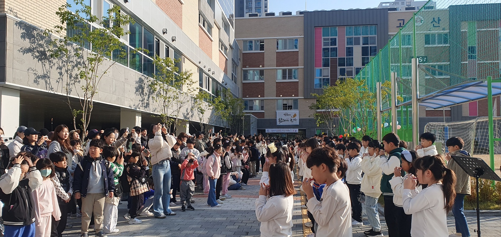 의정부 고산초, 2024 독도의 날 기념 독도리나 등굣길 음악회 “독도야! 사랑해, 우리가 지켜줄게!”5 이미지