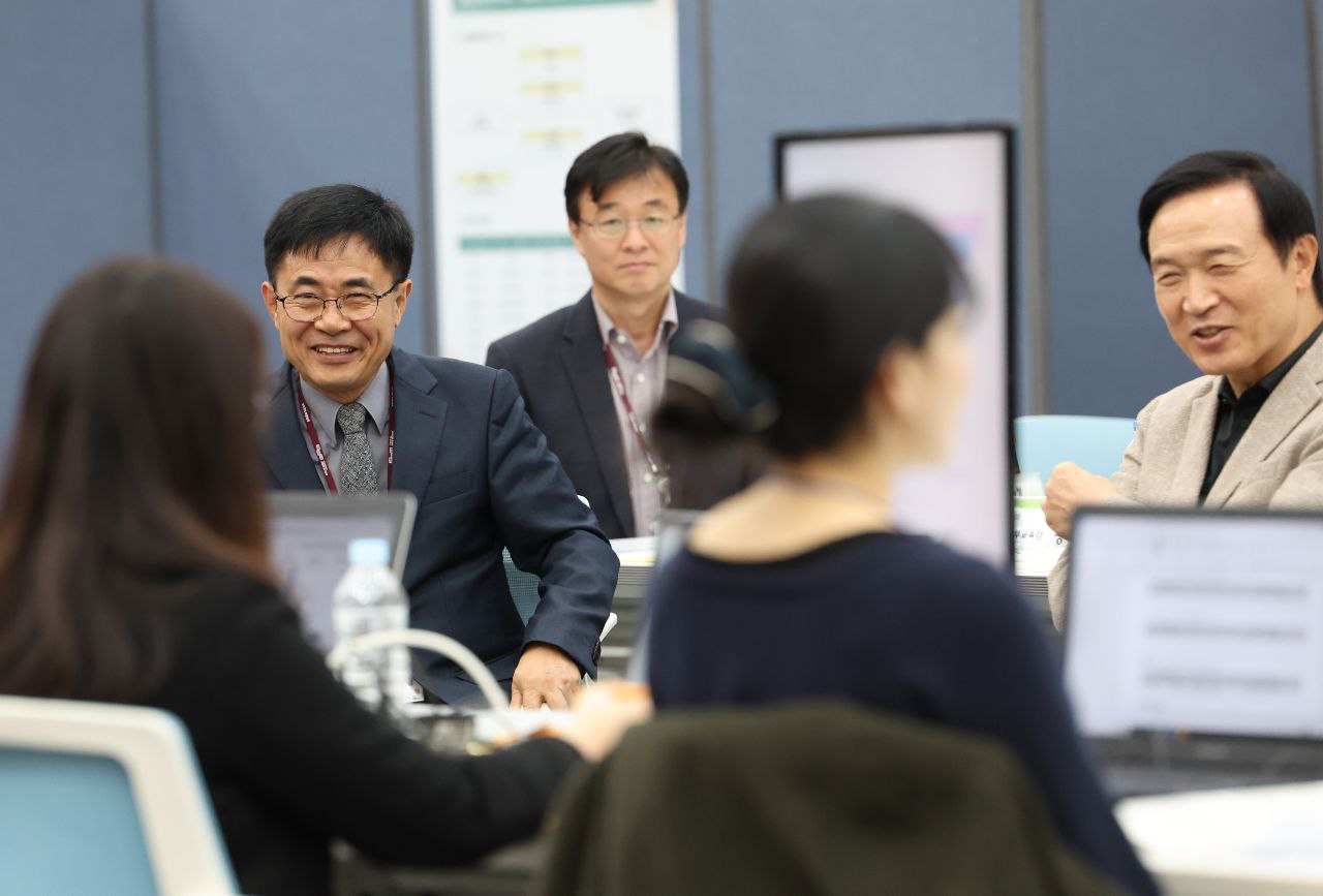 임태희 교육감, “2025학년도 수능, 학생이 실력 다 발휘할 수 있도록 끝까지 애써 주시길”1 이미지