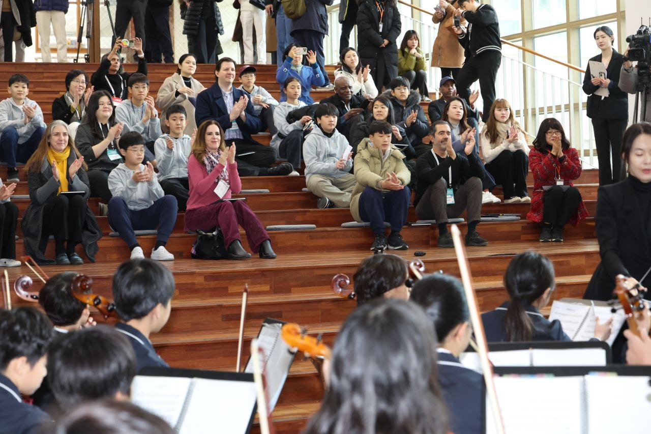 “유네스코가 말한 미래교육 현장이 경기도에!”‘하이러닝·직업교육·생태교육’ 등 국외 참가자, 경기교육 현장 방문1 이미지