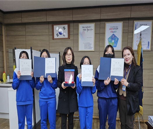 배움이 즐겁고 보고싶은 친구가 많은 학교 대흥중, 전국 단위 독후감 공모전 단체상 수상1 이미지