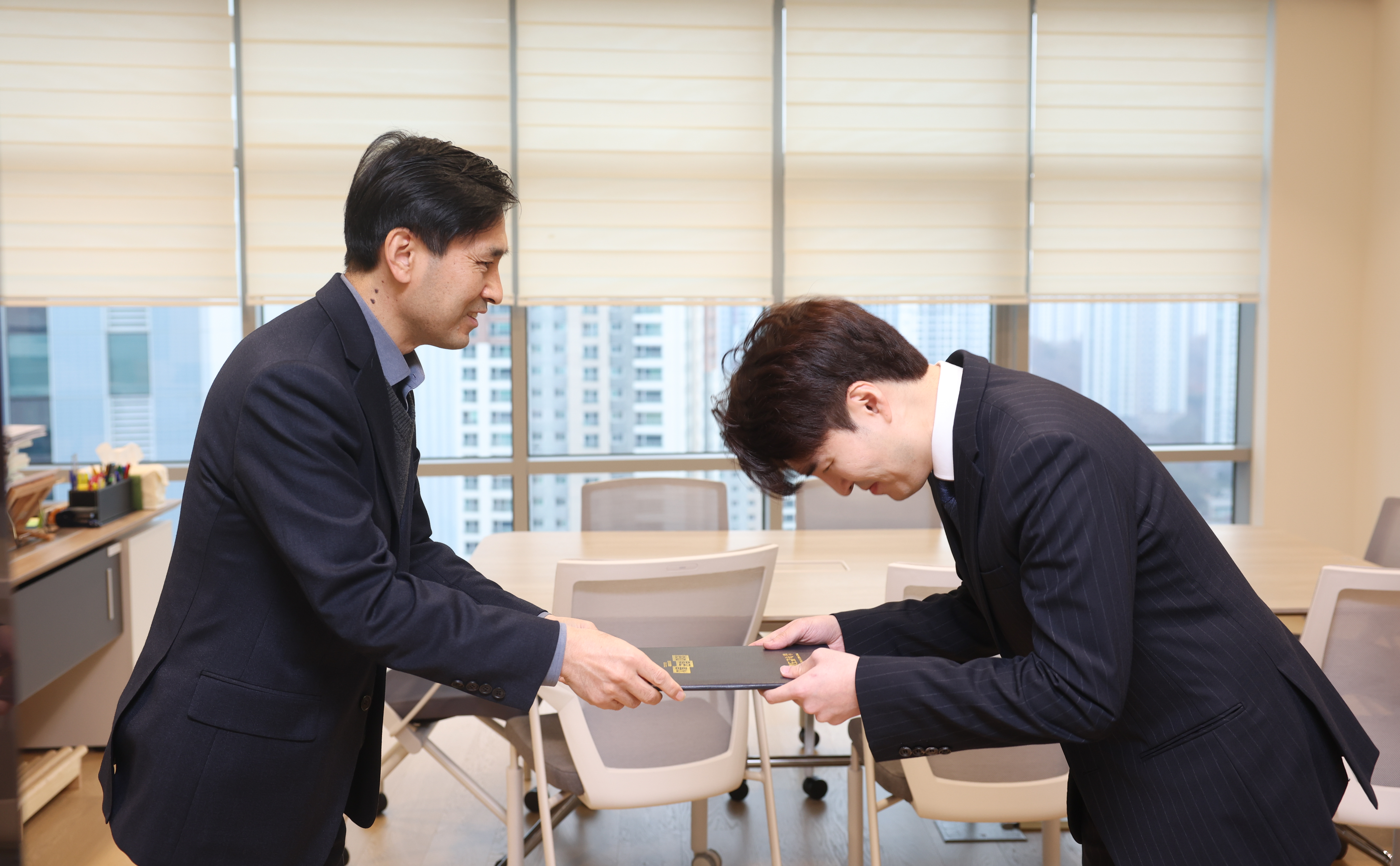현장 교직원 직접 개발한‘4대보험료와 세금납부 자동 계산기 프로그램’, 급여 업무 개선한다1 이미지