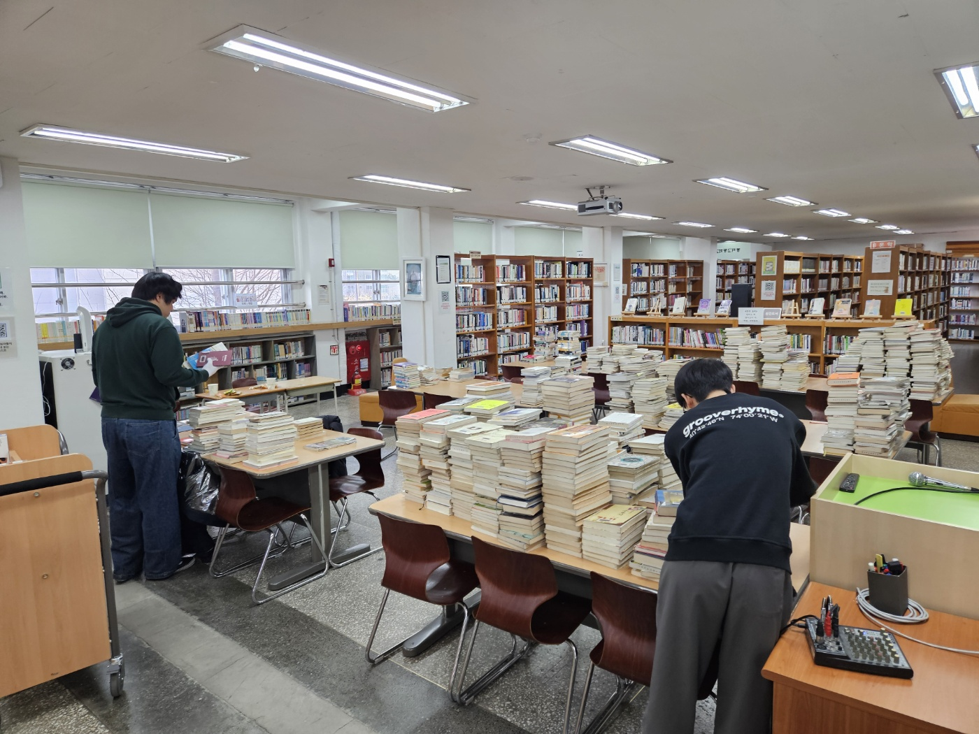 경기성남교육도서관,  학교도서관 장서 53만 권 점검 지원2 이미지