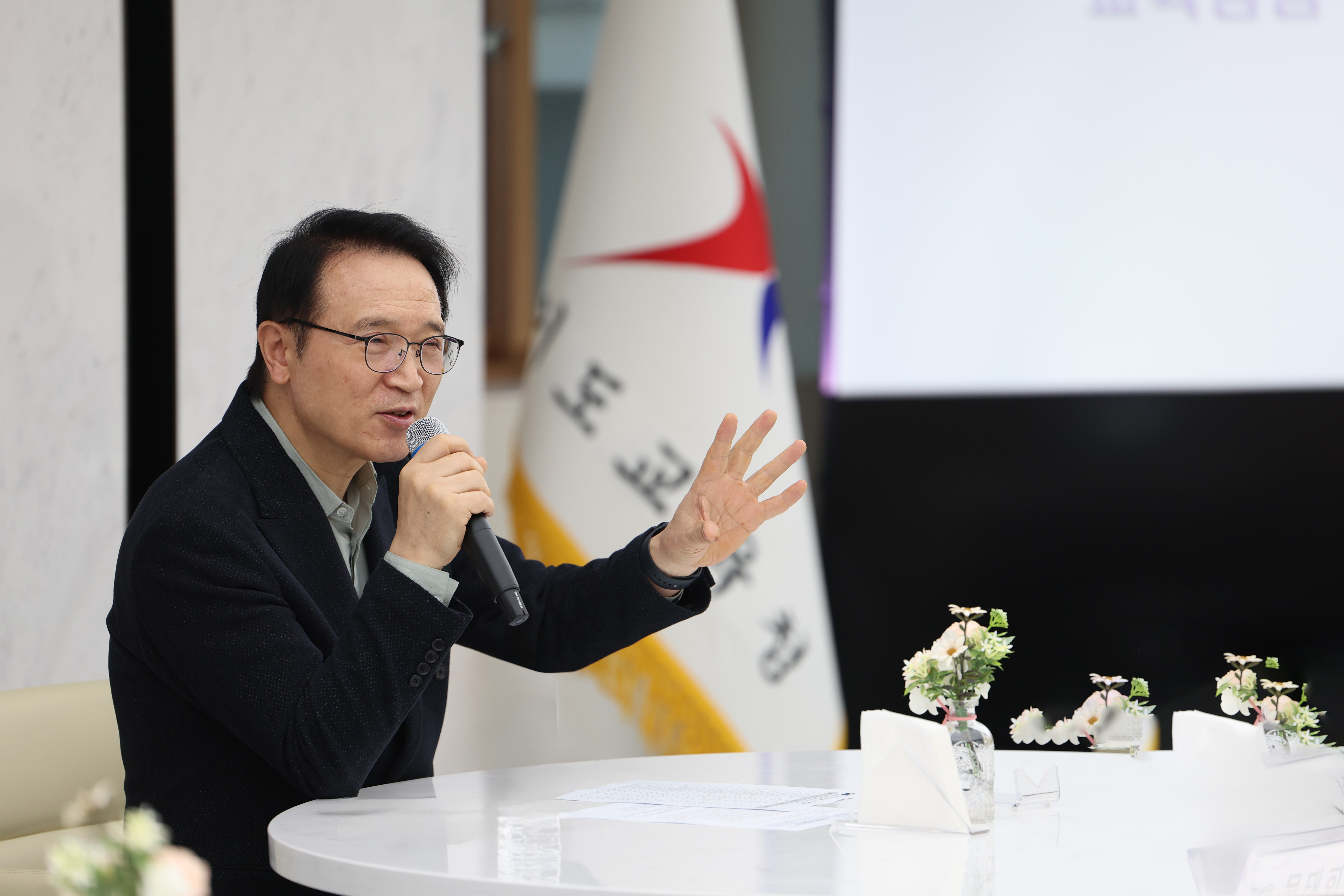 임태희 교육감, 맞춤형복지 600억 예산 투자로 청년 공무원과 약속 지키다3 이미지