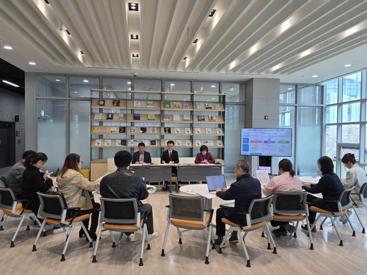평화로운 학교, 학생주도의 관계, 감성, 협력으로 만든다1 이미지