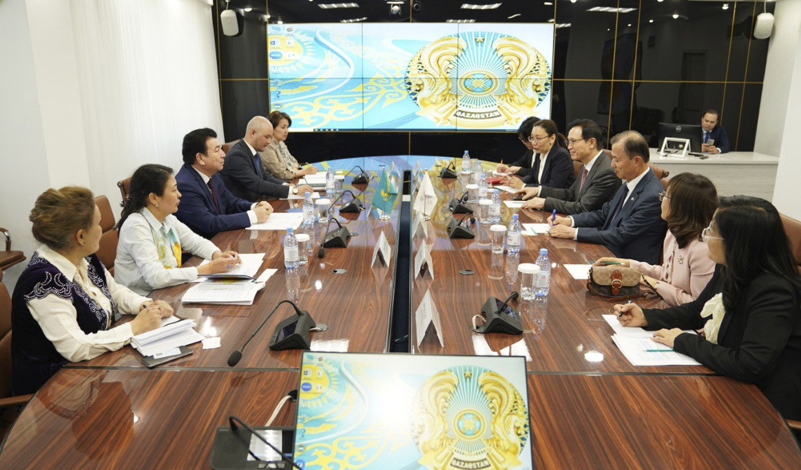임태희 경기도교육감, 카자흐스탄 교육부 장관과 교육 협력 약속...“뜨겁게 지원하자”2 이미지