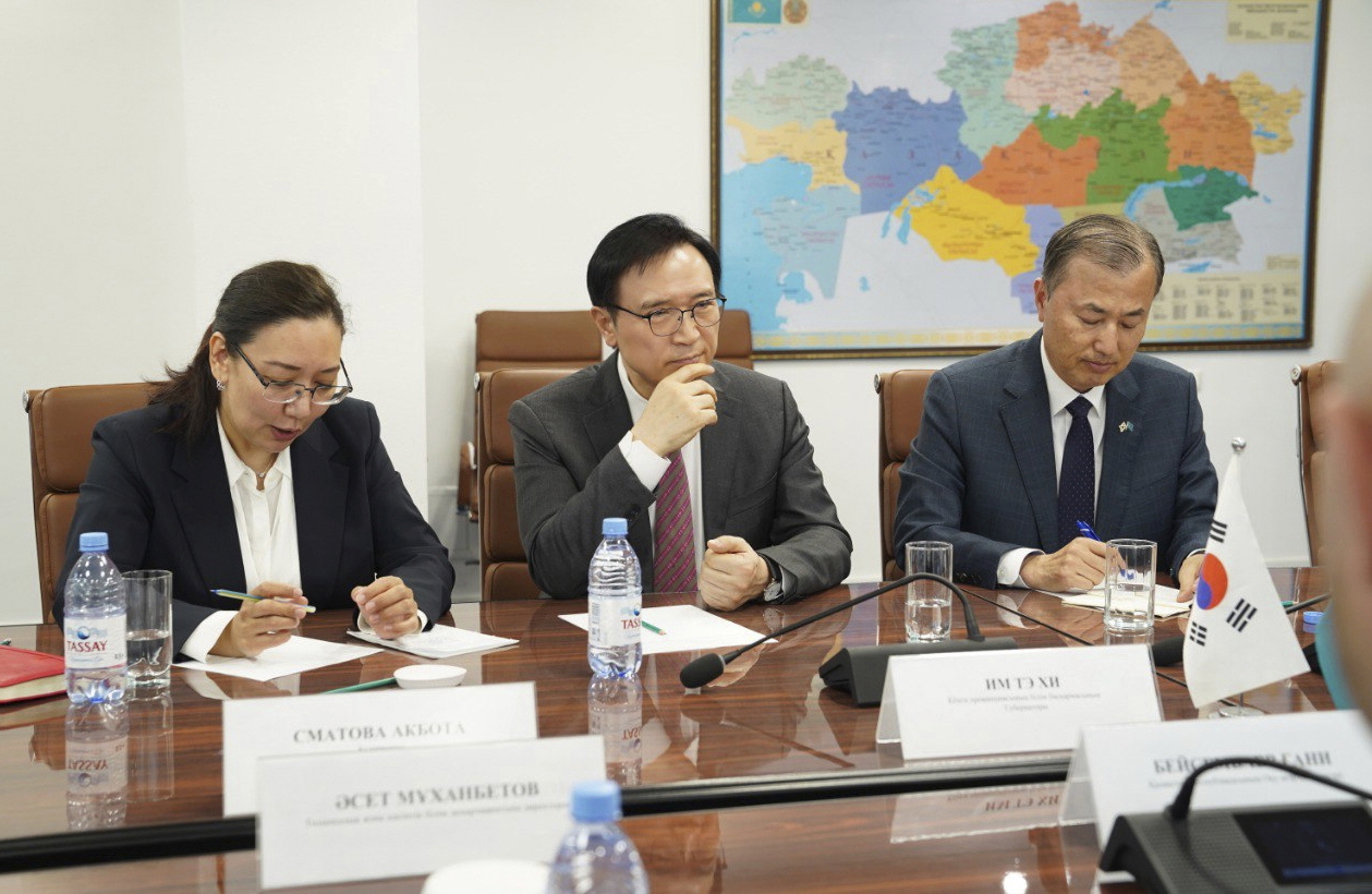 임태희 경기도교육감, 카자흐스탄 교육부 장관과 교육 협력 약속...“뜨겁게 지원하자”4 이미지