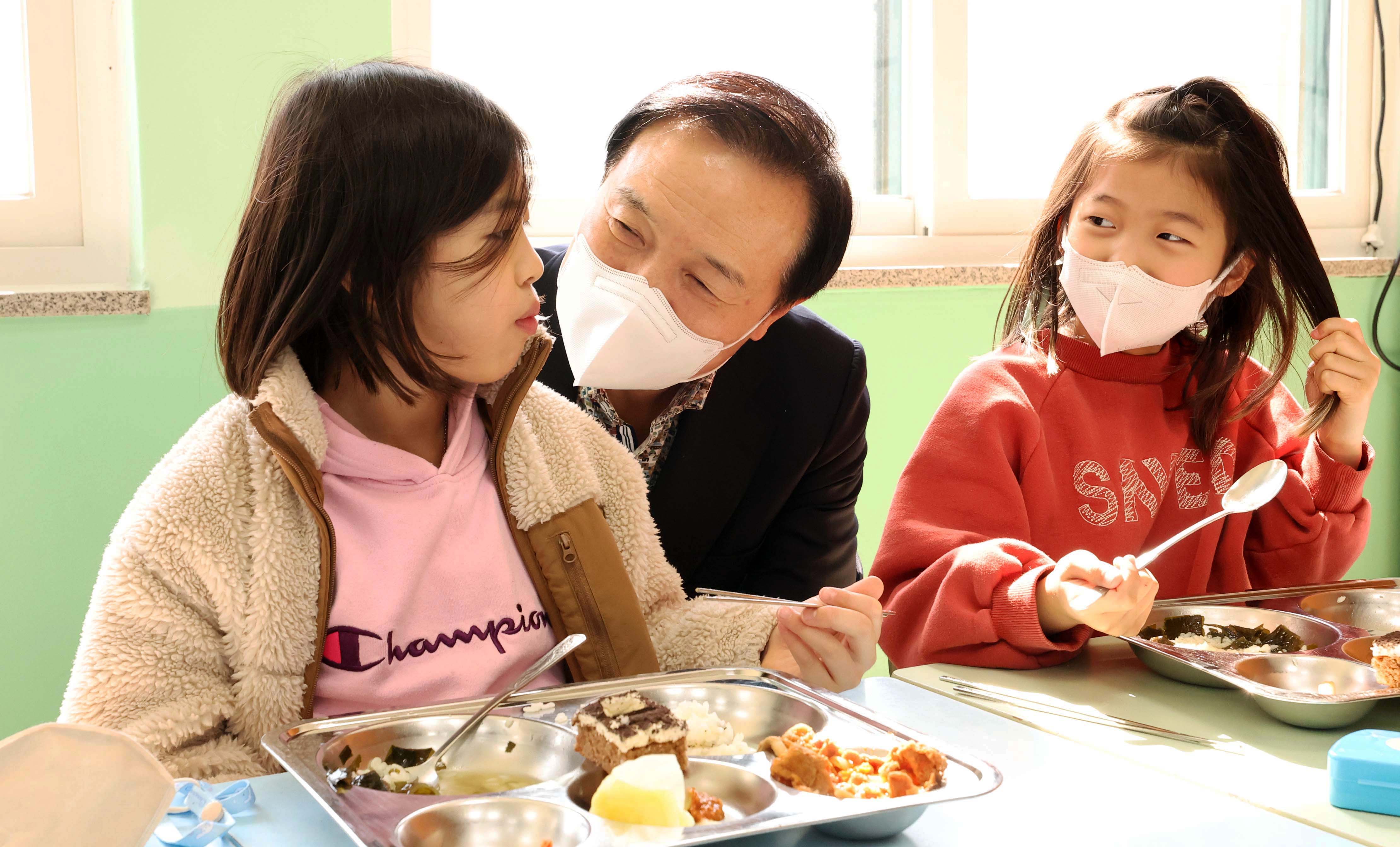 양평옥천초등학교 1학년 신입생들과 급식3 이미지